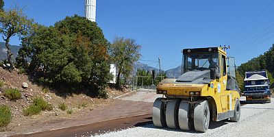 Kemer Ovacık yolunda asfalt çalışması