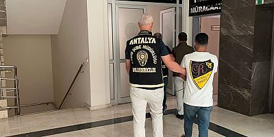 Kendilerini kamu görevlisi olarak tanıtarak dolandırıcılık yapan 4 kişi tutuklandı