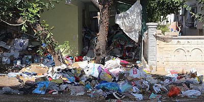 Kepez Belediyesi’nden çöp ev  temizliği; 2 kamyon atık çıktı