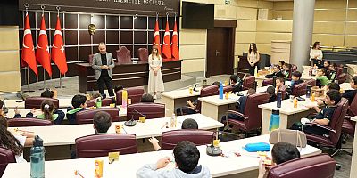 Kepez Belediyesi’nden öğrencilere yerel yönetim dersi