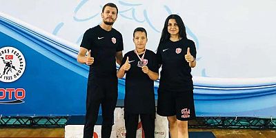 Kepez Belediyespor güreşçisi minderde Türkiye 2’ncisi