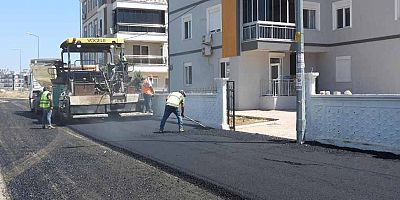 Kepez çalışıyor, mahalleler sıcak asfaltla buluşuyor