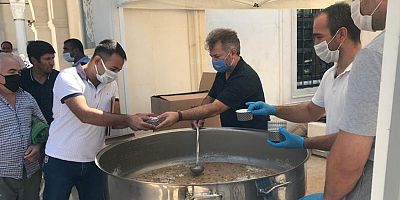 Kepez’de aşure ikramı