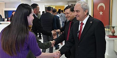 Kepez’de bayram sevinci personelle paylaşıldı