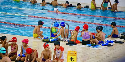 Kepez’de havuz keyfi kışın da sürüyor  