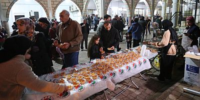 Kepez’de Miraç Kandili’nde lokmalar döküldü