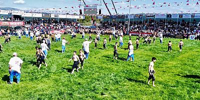 Kepez’de pehlivanlar dualı çayıra çıktı