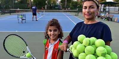 Kepez’de tenis sporu popülerleşiyor
