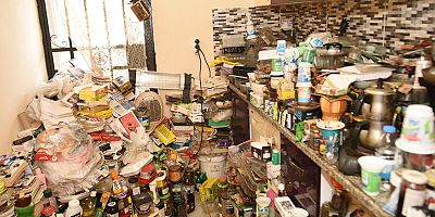 Kepez’den çöp ev operasyonu: 70 metrekarelik evden bir kamyon dolusu çöp çıktı