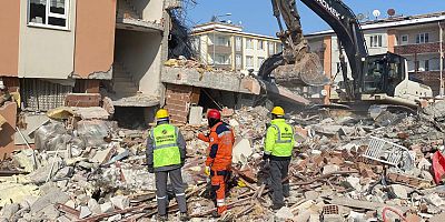 Kepez’den deprem bölgesine her saat başı yardım TIR’ı