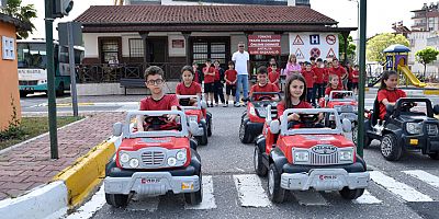Kepez’den geleceğin sürücü adaylarına trafik eğitimi