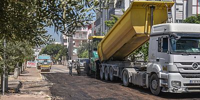 Kepez’den iki mahalleye asfalt hizmeti