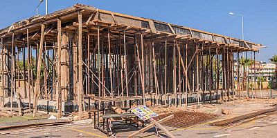 Kepez’den iki okula çok amaçlı salon