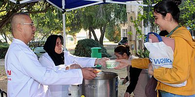 Kepez’den vize sınavına hazırlanan öğrencilere sıcak çorba