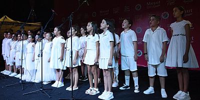 Kepez’den Zafer Bayramı’na özel coşkulu konser