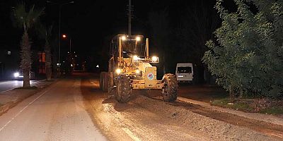 Kepez gece de çalışıyor, mahallelere konfor geliyor