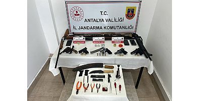 Kepez ilçesinde Ruhsatsız Silah ve Uyuşturucu Operasyonu