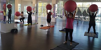 Kepez’in hanımları güne sporla başlıyor