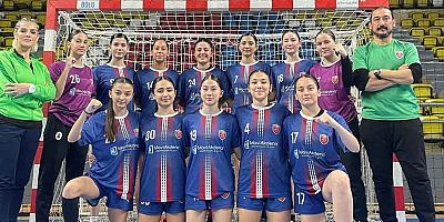 Kepez’in hentbolcularından büyük başarı