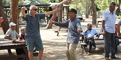 Kepez’in huzurevi sakinleri Sarısu’da piknik yaptı 