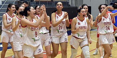 Kepez’in kızları eze eze yendi