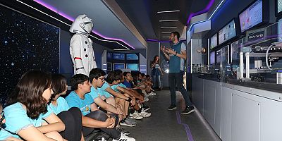 Kepez’in Mobil Bilim Tırı okullarda