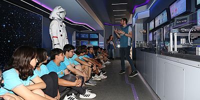 Kepez’in Mobil Bilim Tırı Okullarda