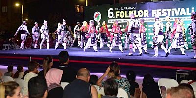 Kepez’in Uluslararası Folklor Festivali’ne yoğun ilgi