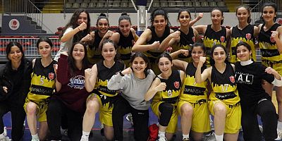 Kepez’in uzun kızları kupaya göz kırptı