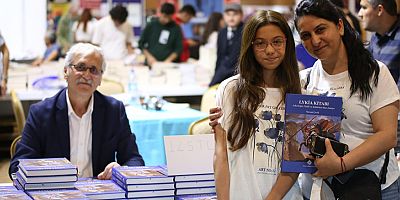 Kepez Kitap Fuarı’nın ikinci gününde yazarlar okurlarıyla buluştu