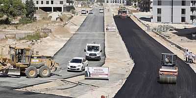 Kepez Sanral’de E Parsel yolları asfaltlanıyor