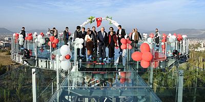 Kirazlıdere Cam Seyir Terası Cumhuriyetimizin 100’üncü yılına çok yakıştı