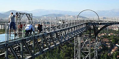 Kirazlıdere Seyir Terasının cam montajına başlandı