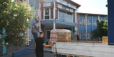 Kırtasiye malzemelerinin dağıtımı devam ediyor