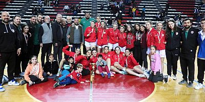 Kızların şampiyonu Kepez