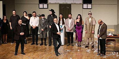 KKT, Medyum’u Sahneledi