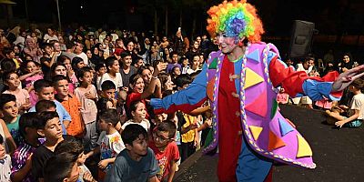 Kocagöz’den Kepez’in çocuklarına palyaço sürprizi