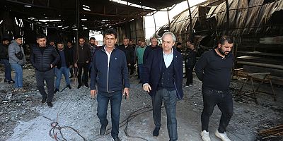 Kocagöz, Hurdacılar Sitesi’nde esnafın yanında