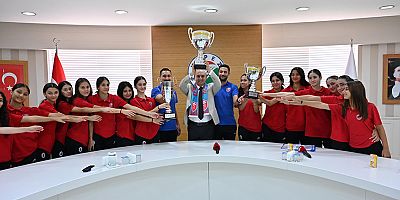 Kocagöz, Türkiye’nin hentbol yıldızlarını ağırladı