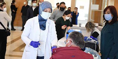 Konyaaltı Belediyesi personeline 3’üncü aşı