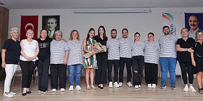 Konyaaltı'nda sanat dolu gece: İki tiyatro oyunu sahnelendi