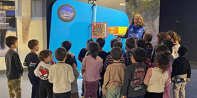 Konyaaltı'nın minikleri bilimle yetişiyor