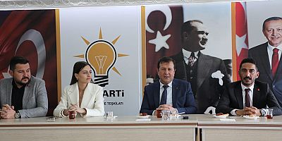 Korkuteli Belediye Başkanı Saniye Caran, AK Parti İlçe Başkanlığını Ziyaret Etti