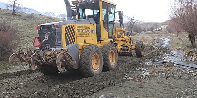 Korkuteli Belediyesi’nden Çıvgalar’da Yol Onarım Seferberliği