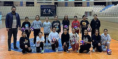 Korkuteli Belediyesi Voleybol Kış Spor Okulu Başladı