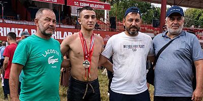 Korkuteli'nin gururu Emirhan Yüksel, Kırkpınar'da tozkoparan boyu şampiyonu oldu
