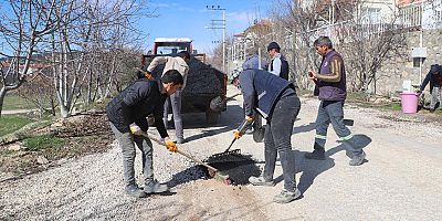 Korkuteli'nin yolları güvende: Yama çalışmaları aralıksız devam ediyor
