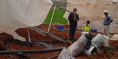 Korkuteli Ulucak’ta serası zarar gören çiftçiye destek