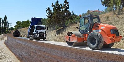 Korkuteli Yukarı Karaman yolu yenileniyor