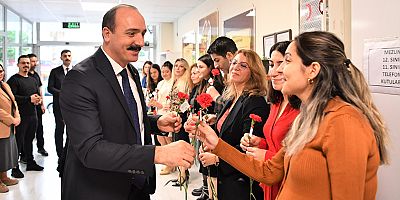 Kotan'dan öğretmenlere karanfilli kutlama